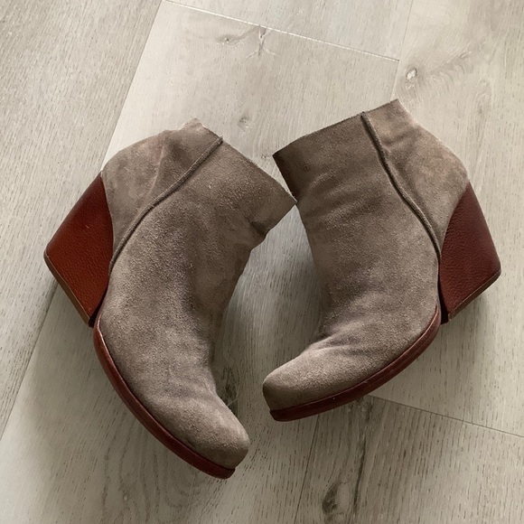 Kork‎ Ease Dark Grey Suede Booties Chandra wedges size 9 M leather taupe - Picture 1 of 14